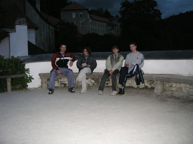 tn045.jpg