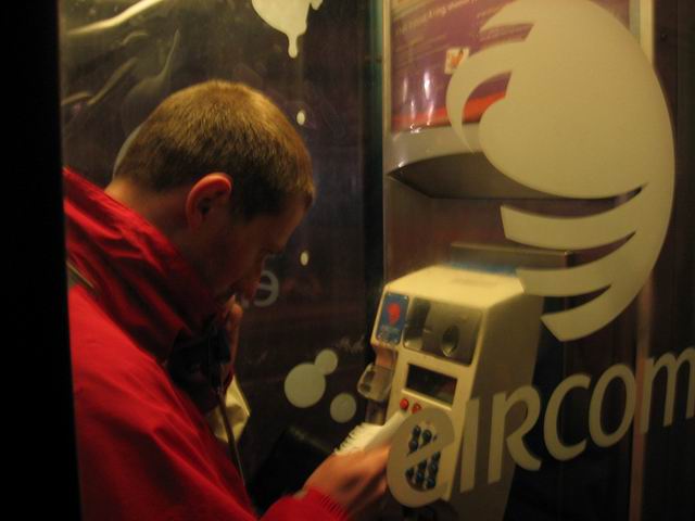 Pavel telefonuje tn1250.jpg