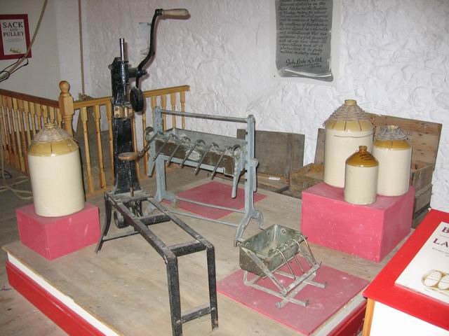 Nástroje a nádoby tn_1904.jpg