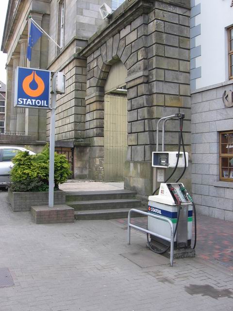 Benzínová pumpa tn_2524.jpg