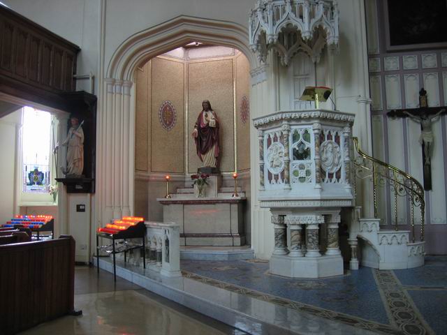 Vnitřek kostela tn_3330.jpg
