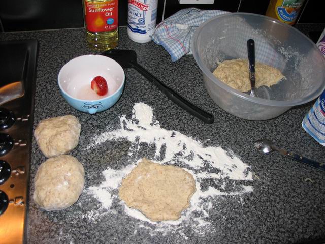 Dělání knedlíků tn_0454.jpg
