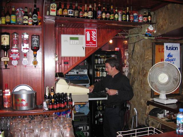 Bar tn_3742.jpg
