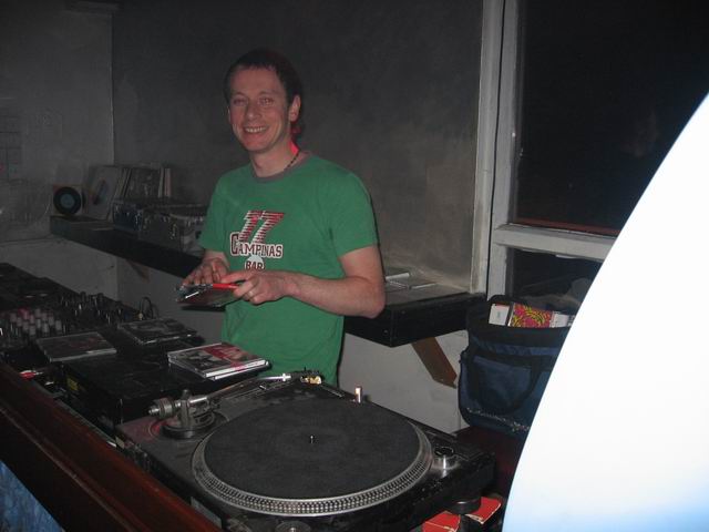 DJ tn_3749.jpg