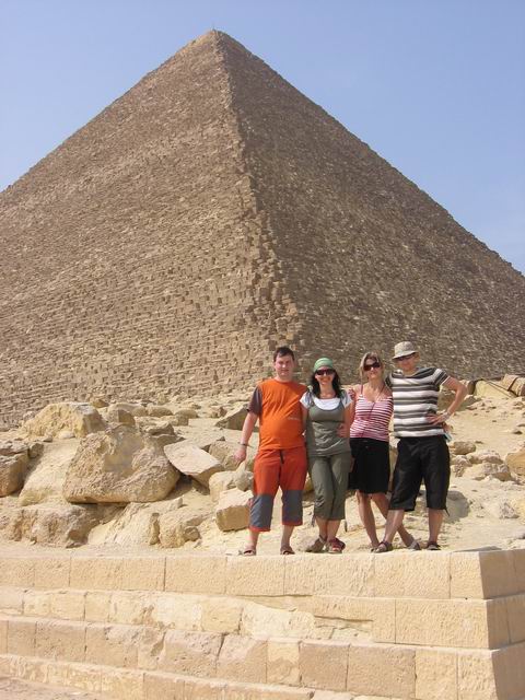 Společně u pyramid tn_6575.jpg