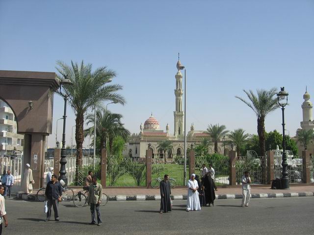 Luxor tn_7204.jpg