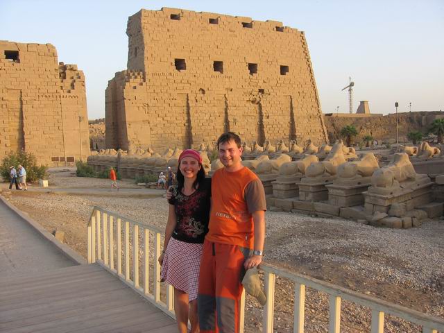 Před chrámem Karnak tn_7385.jpg