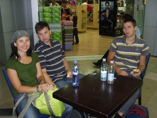 Posezení u snídaně tn_7500_pa100333.jpg